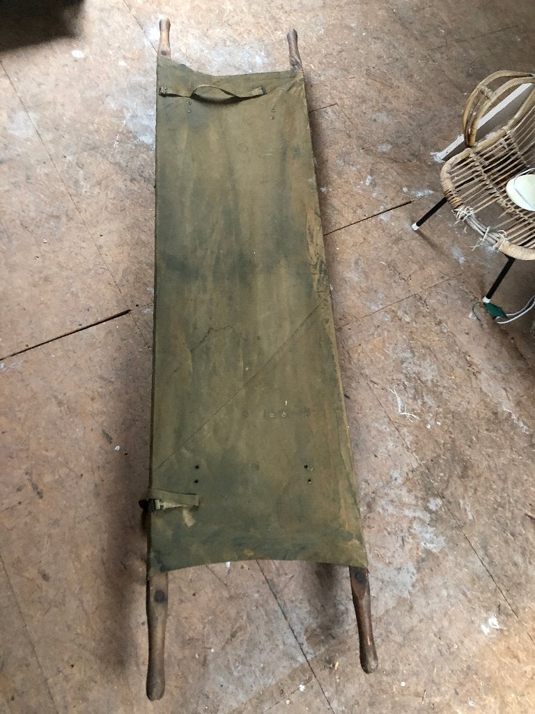 brancard militaire antique, Enlèvement
