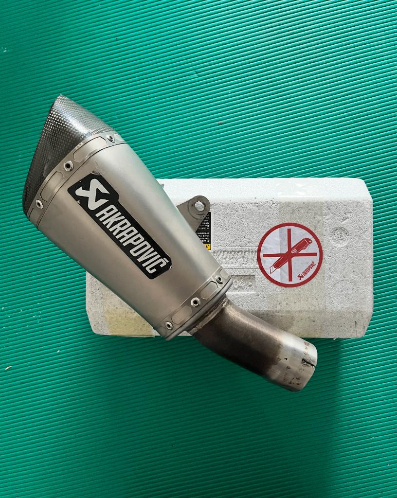 Akrapovic Race Demper Titanium & Carbon voor CB1000R 2018<, Motoren, Onderdelen | Honda, Gebruikt, Ophalen of Verzenden