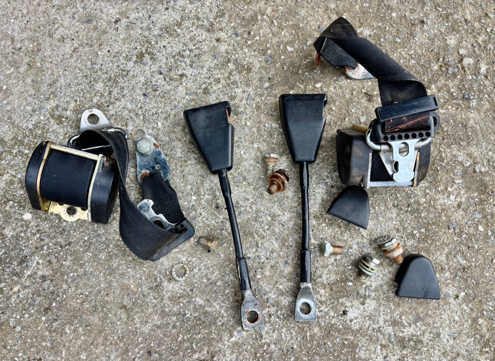 voorriemen + bouten voor Porsche 924/944, Ophalen of Verzenden, Porsche