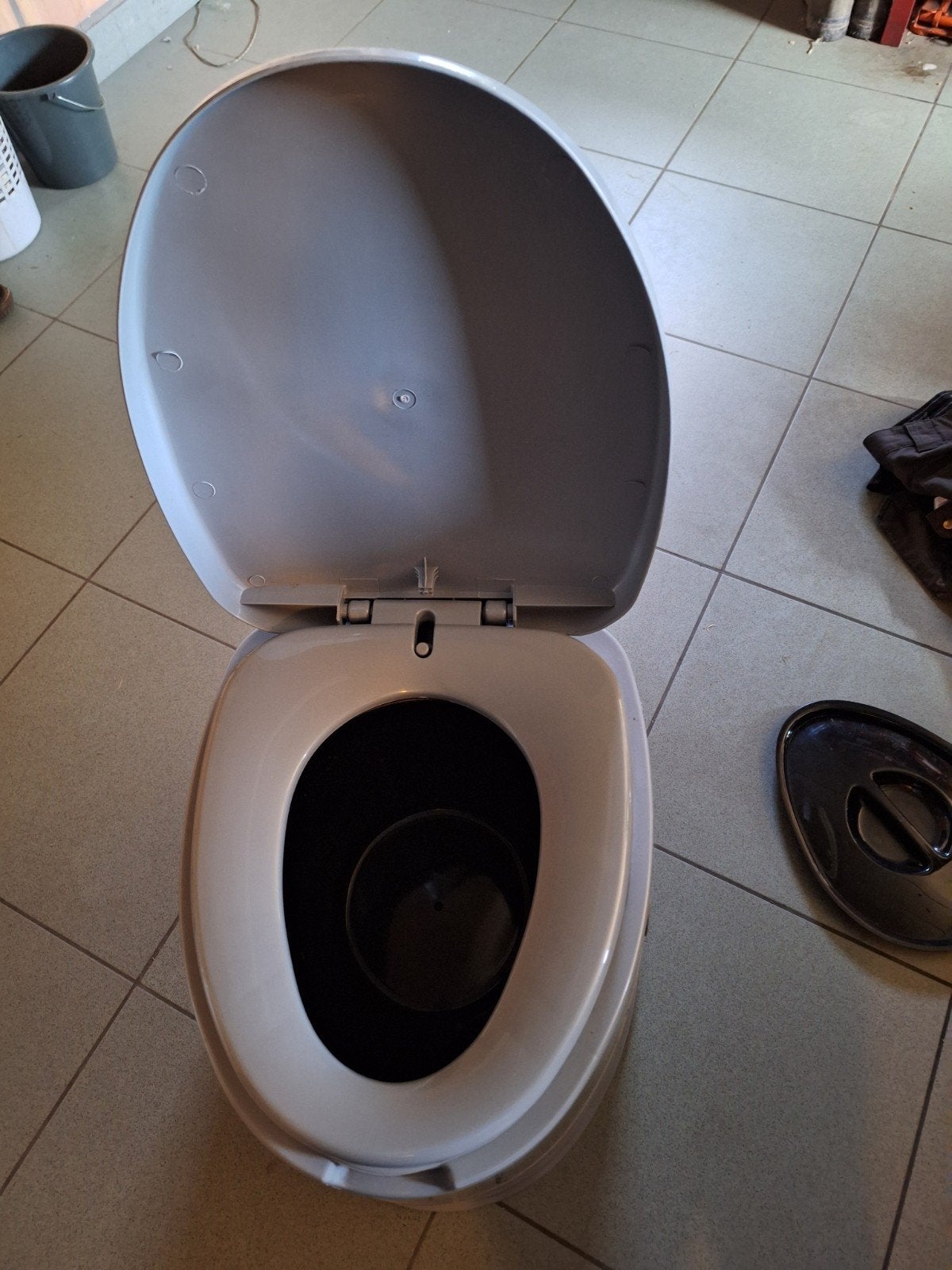 camping/kampeer toilet, Ophalen