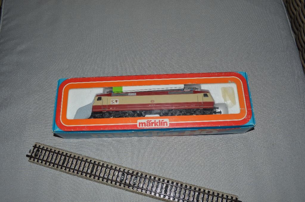 Märklin 3153 : e-Loc allemand analogique en octobre, Analogique, Enlèvement ou Envoi, Courant alternatif, Comme neuf