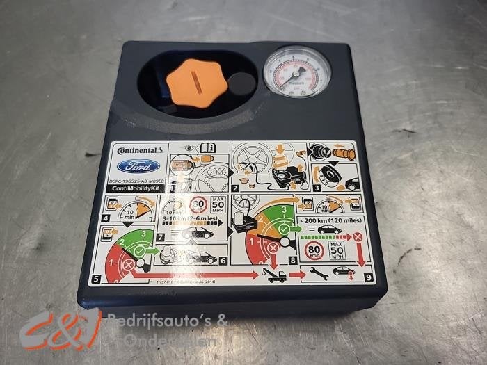 Bandenpomp van een Ford Transit Connect, Gebruikt, -, -, Ophalen of Verzenden