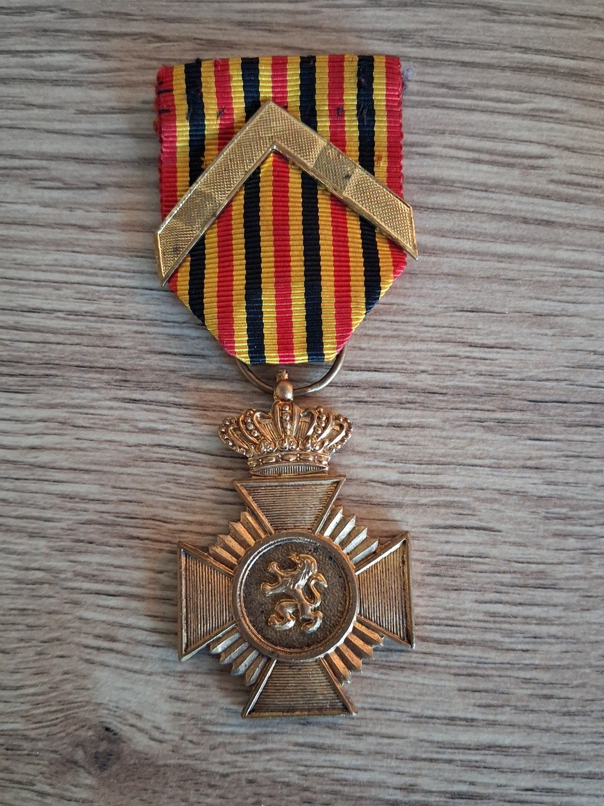 Medaille : militair ereteken 1ste klasse dienstanciënniteit, Verzamelen, Militaria | Algemeen, Verzenden