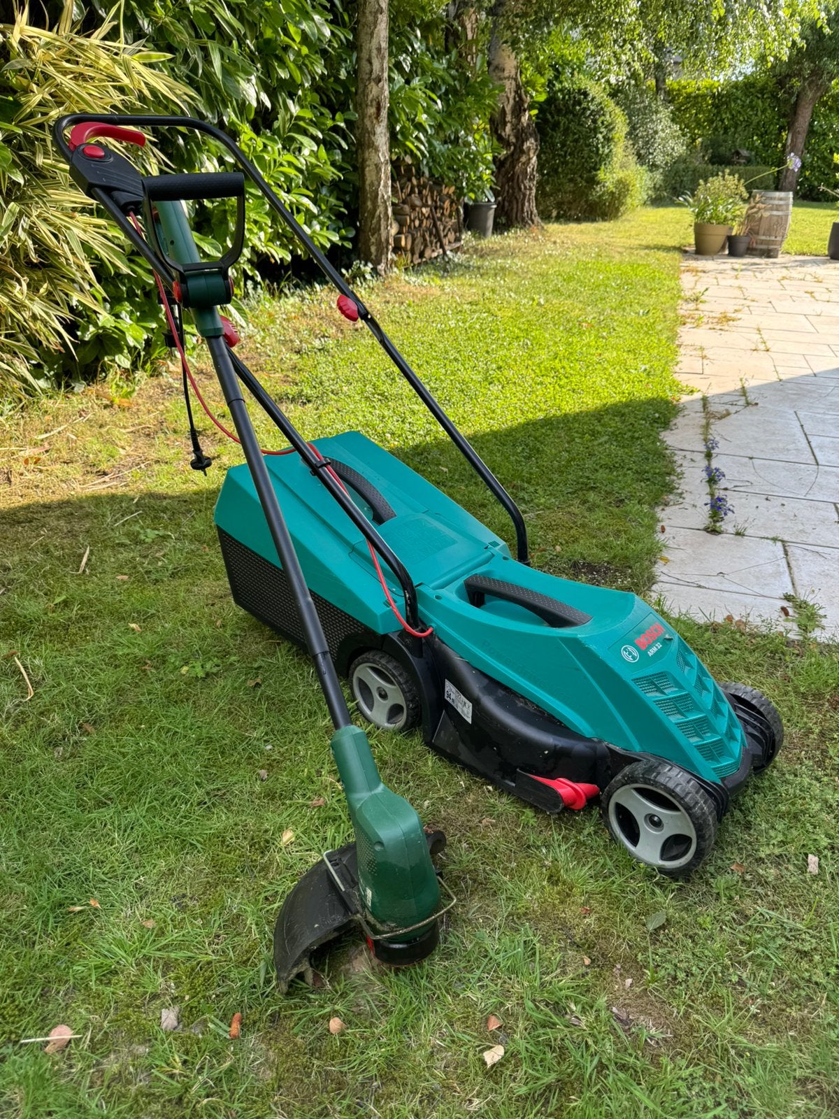 Bosch grasmaaier + Bosch grastrimmer (set) – perfect werkend, Tuin en Terras, Grasmaaiers, Gebruikt, Elektrische grasmaaier, 30 t/m 39 cm