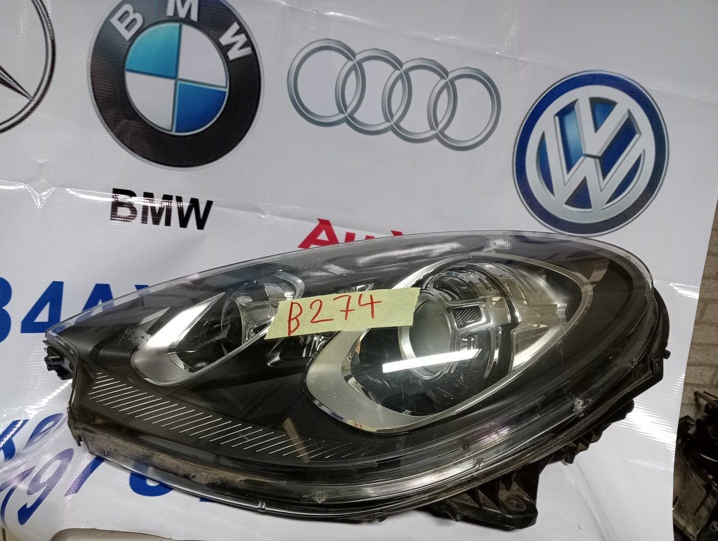 PORSCHE MACAN 95B XENON KOPLAMP LINKS COMPLEET 95B941031CQ, Gebruikt, -, -, Porsche