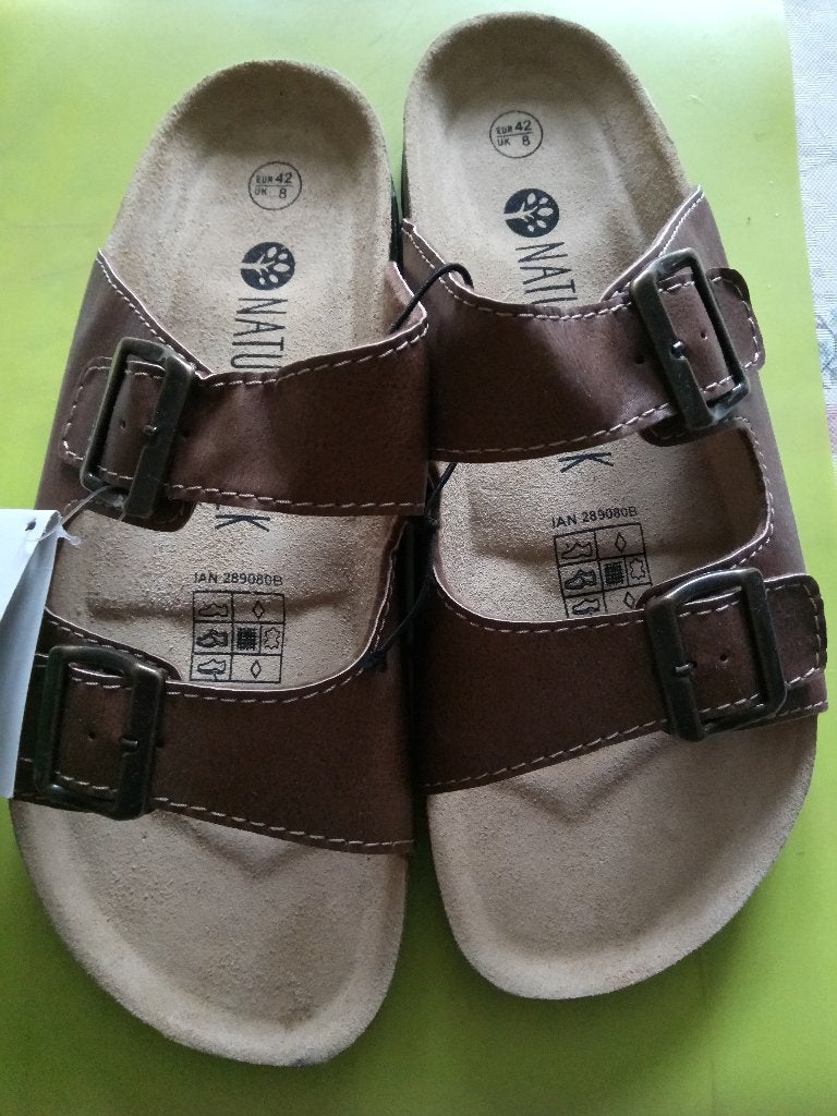 nieuwe bruine heren slippers, Kleding | Heren, Schoenen, Ophalen of Verzenden, Nieuw, Slippers