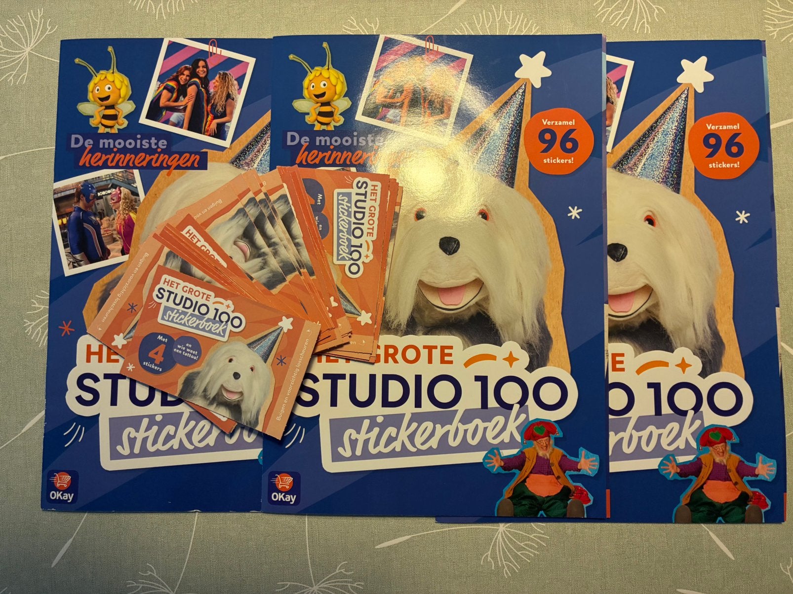 Spaaractie: Studio 100 stickerboek (3 boeken + 61 pakjes), Ophalen, Nieuw, Losse kaart