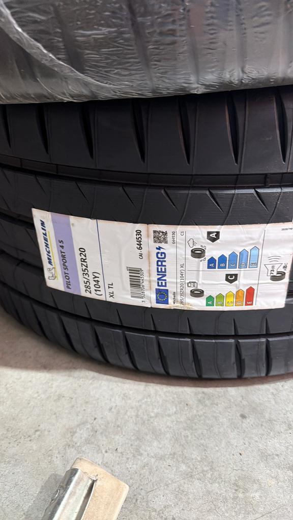 Michelin Pilot Sport 4S banden, Ophalen, 275 mm, Nieuw, Band(en)