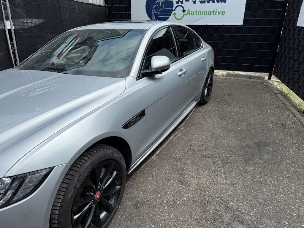 SPATBORD LINKS VOOR Jaguar XF (X260) (|C2D33153|), Campus Kronberg 7
61476  Kronberg im Taunus, DE, Gebruikt, Voor, Spatbord