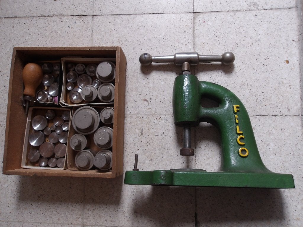 FILCO Zwitsers handmatige knopenmachine handpersmachine, Ophalen of Verzenden