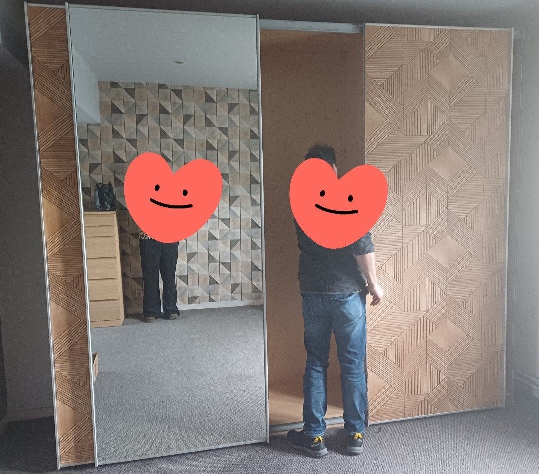 Grande armoire gratuite avec porte en miroir., Enlèvement