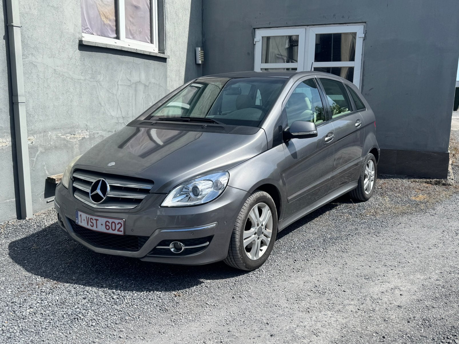 Mercedes B200 cdi automaat met keuring, Auto's, Mercedes-Benz, Zwart, 4 cilinders, Leder, 5 deurs
