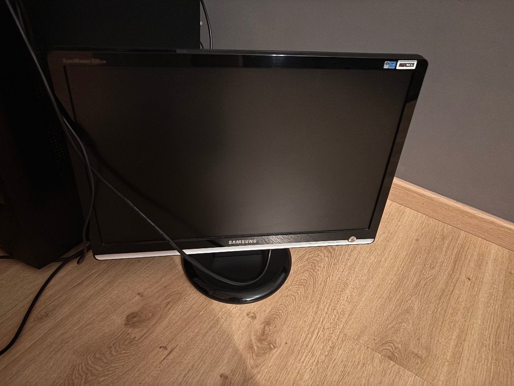 desktop-pc met Samsung 22” monitor, toetsenbord en muis, Computers en Software, Desktop Pc's, Gebruikt, 2 tot 3 Ghz, Met monitor