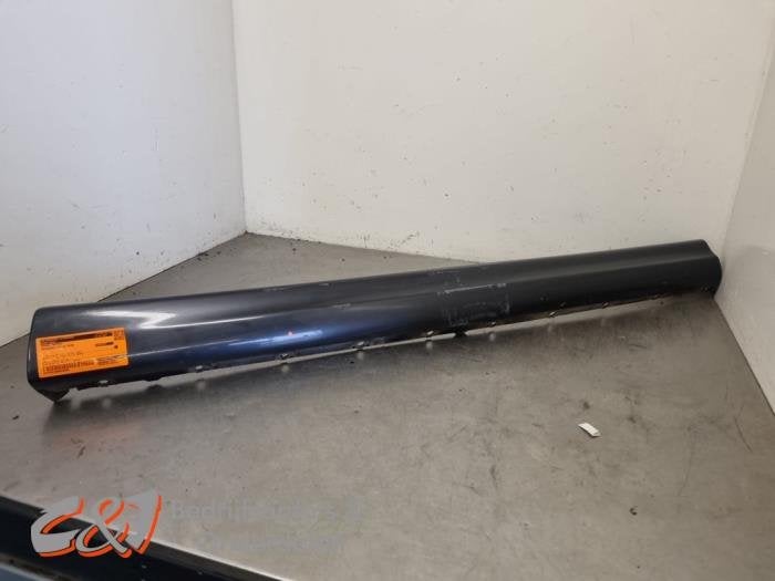Seuil droit d'un Mercedes Vito (MB7831), 3 mois de garantie, Utilisé, -, -