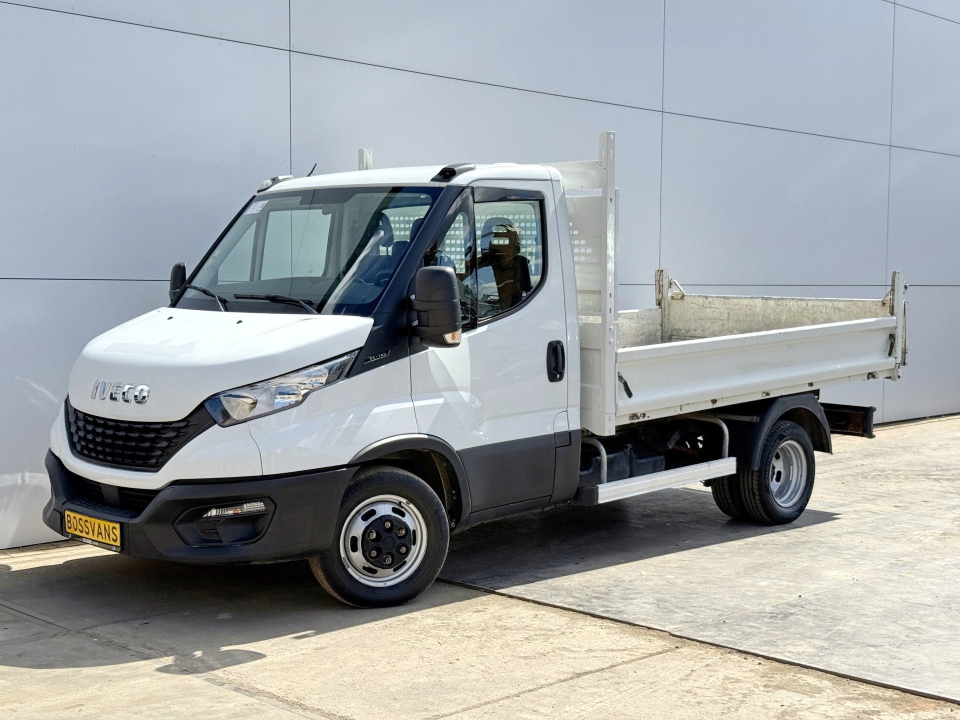 Iveco Daily 35C14 2.3 Kipper Dubbellucht 3,5t Airco Cruise C, Achat, Entreprise, Boîte manuelle, Noir