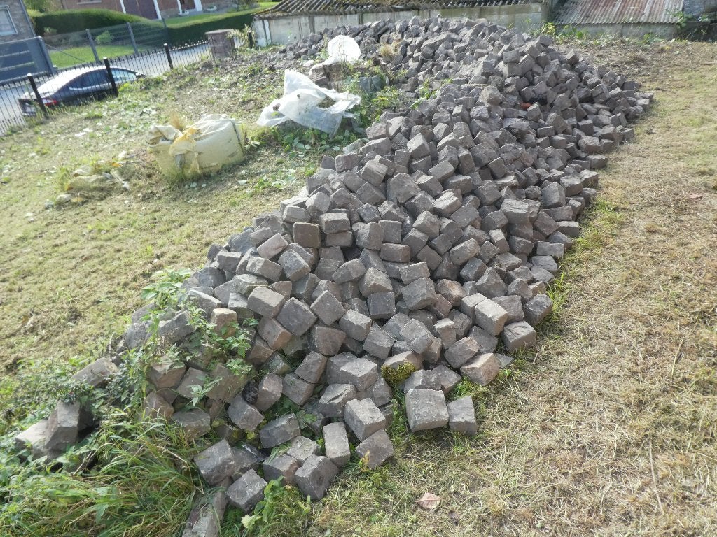 PAVES DE ROUTE EN GRES, Enlèvement, Utilisé, Autres types, Autres matériaux