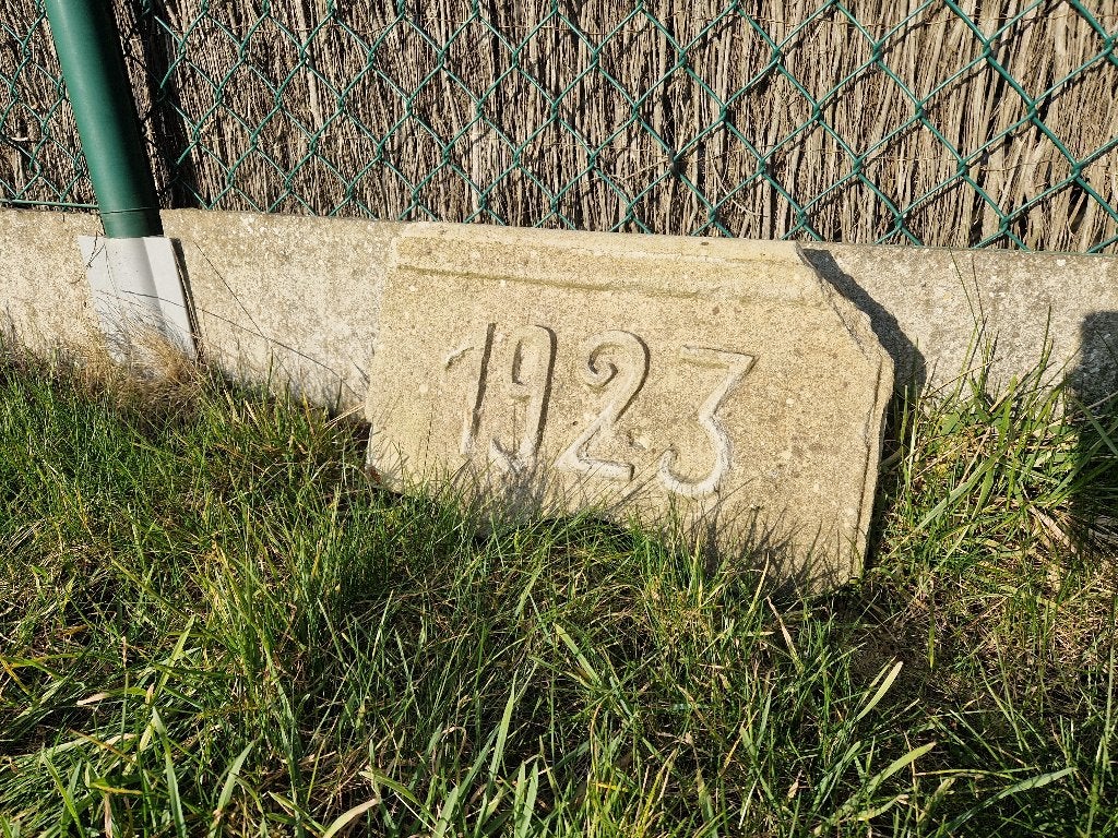 Oude bouwsteen uit 1923, leuk als decoratie, Enlèvement, Utilisé, Pierre, Autres types