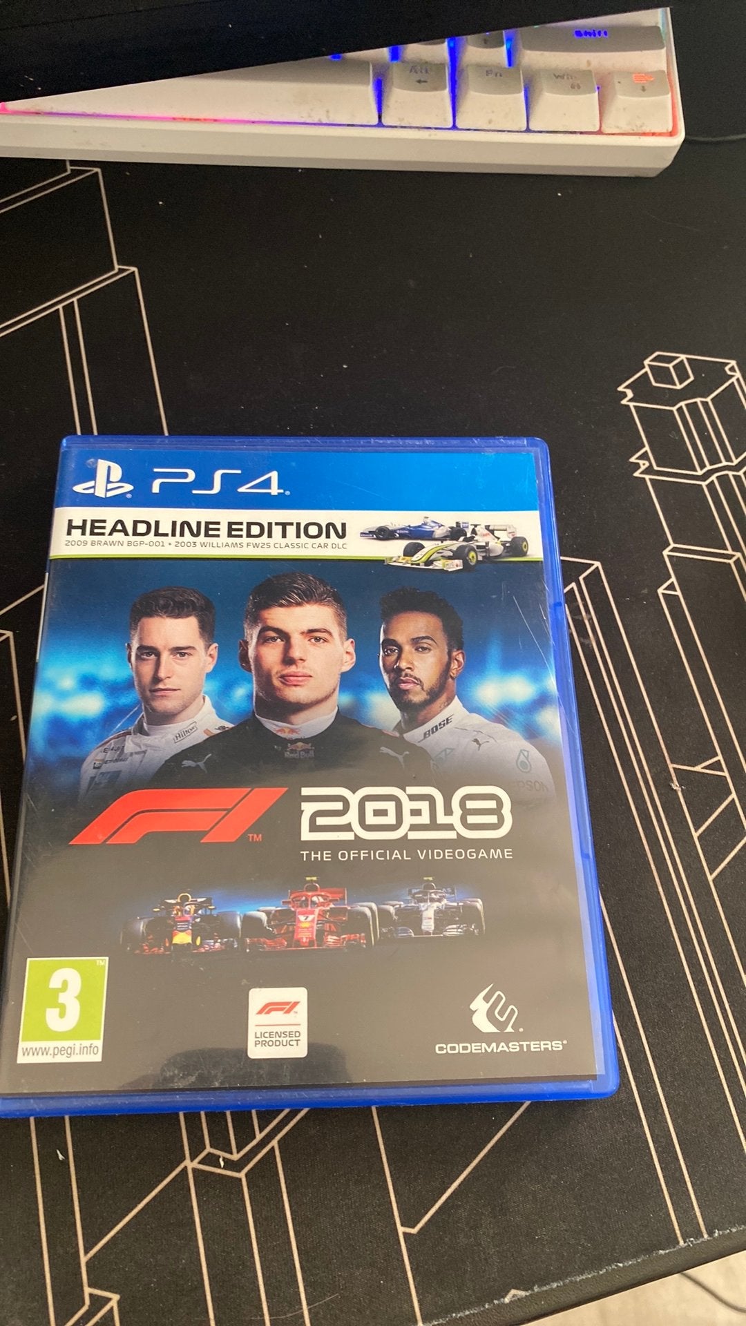 F1 2018 the official videogame PS4, Ophalen, Online, 1 speler, Racen en Vliegen