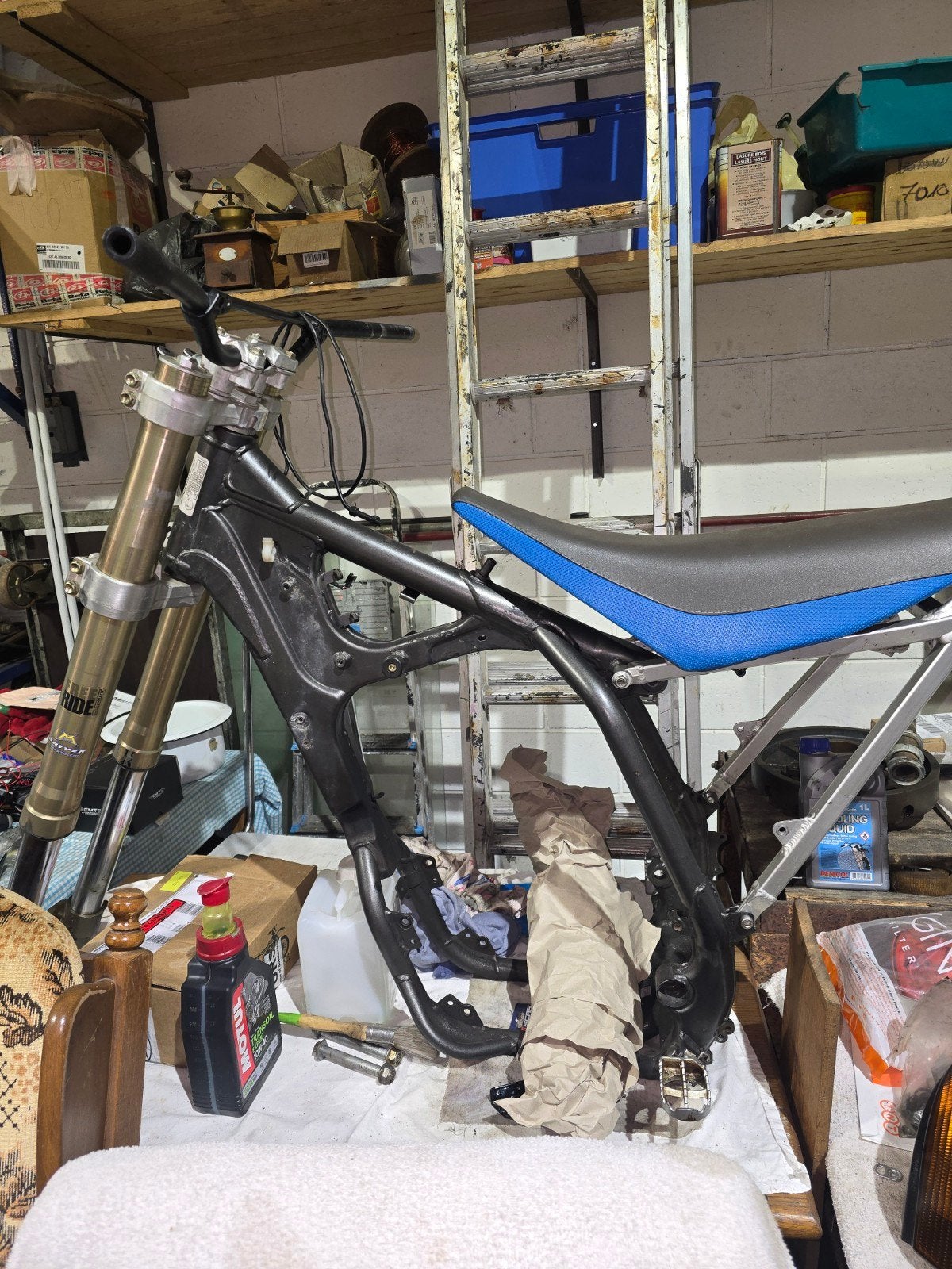 cadre avec papiers et moteur pour pièce husqvarna 450 smr, Motos, Enlèvement ou Envoi