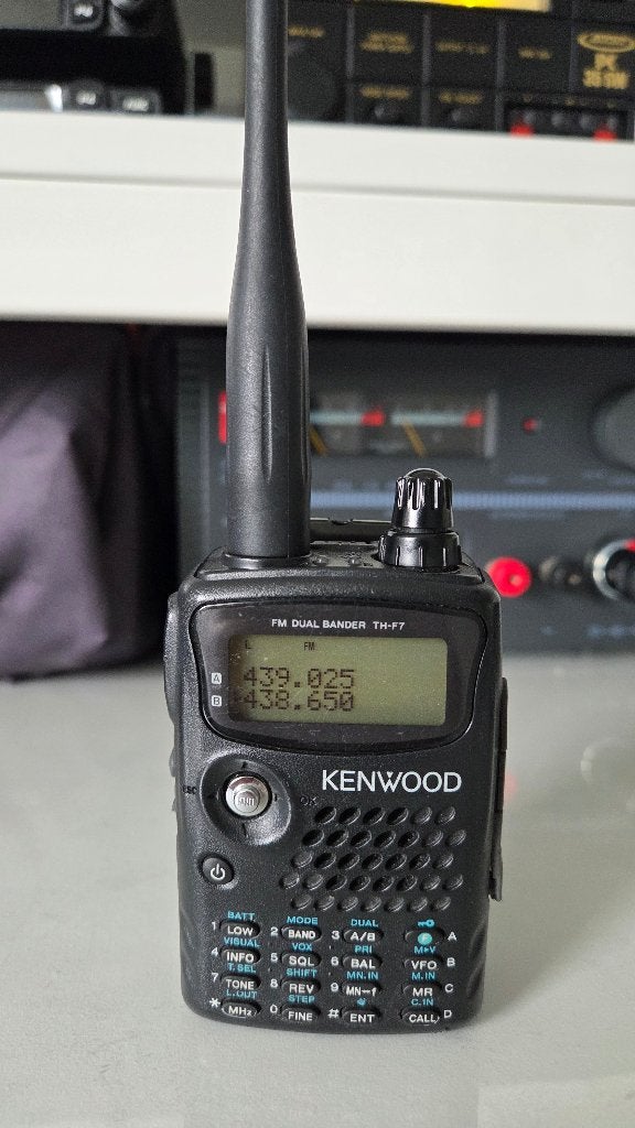 Kenwood TH-F7E, Télécoms, Émetteurs & Récepteurs, Enlèvement, Comme neuf, Émetteur et Récepteur