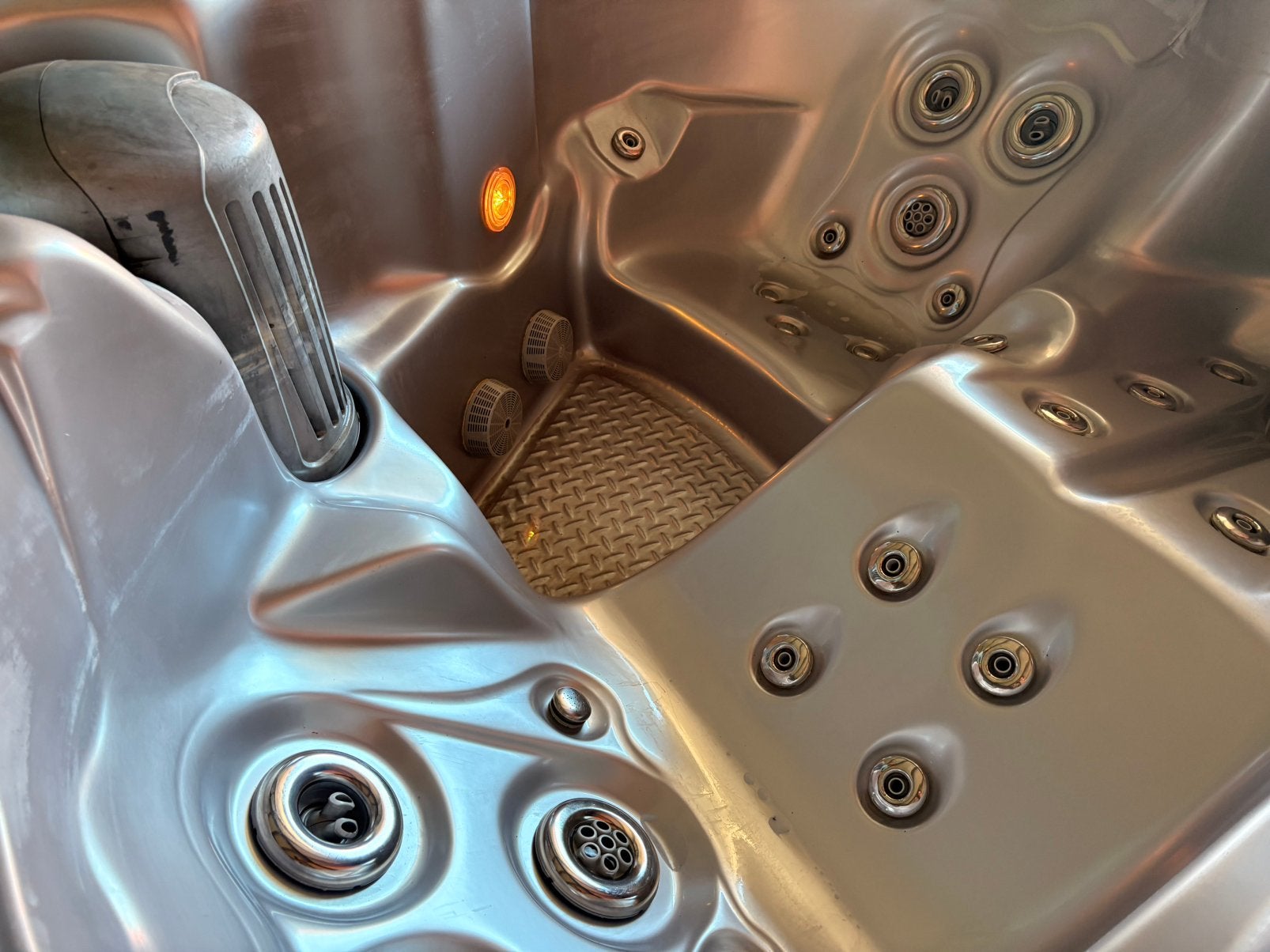 JACUZZI VOOR 2 PERSONEN - Gratis levering, Ophalen, Zo goed als nieuw