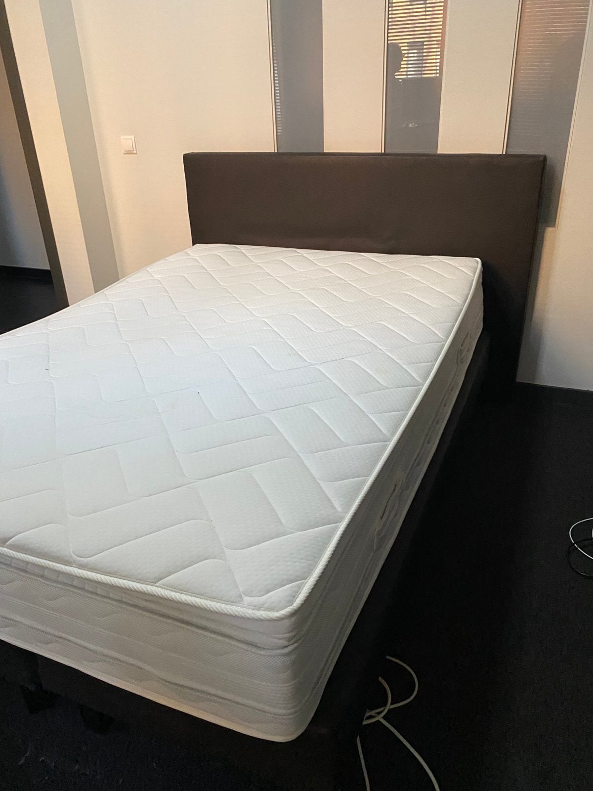 Boxspring 140 cm (tweedelig onderstel), Ophalen, Bruin, Tweepersoons, 140 cm