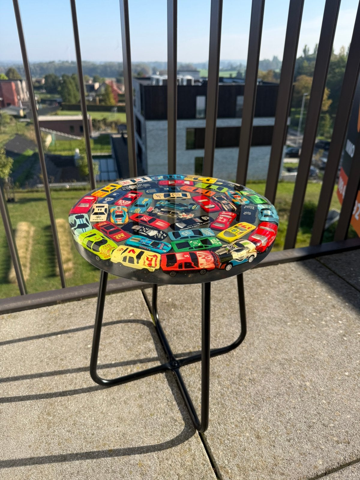Table basse faite main avec de vrais modèles de voitures, Enlèvement ou Envoi, Comme neuf