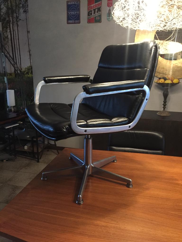 Artifort F978 - zwart lederen executieve Channel chairs, Huis en Inrichting, Ophalen, Gebruikt, Zwart, Vijf, Zes of meer stoelen