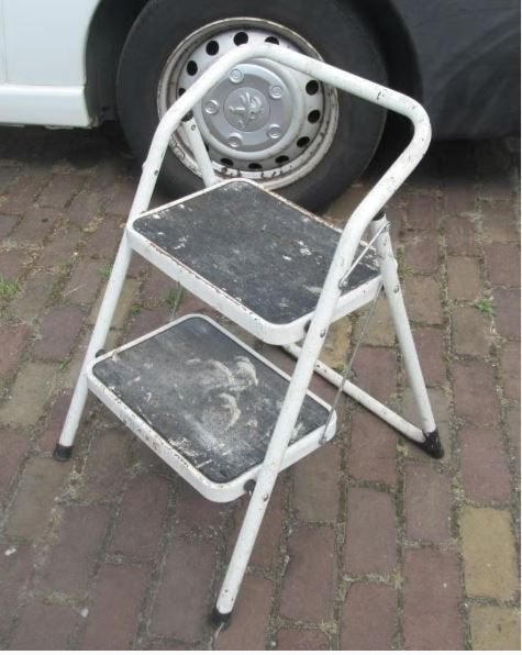 Escabeau pliable robuste, Enlèvement ou Envoi, Comme neuf, Échelle, Pliable ou rétractable/escamotable