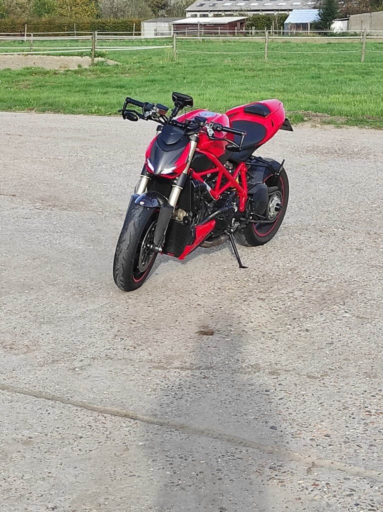 Ducati streetfighter, Motoren, 2 cilinders, 849 cc, Motorrijbewijs A, Particulier
