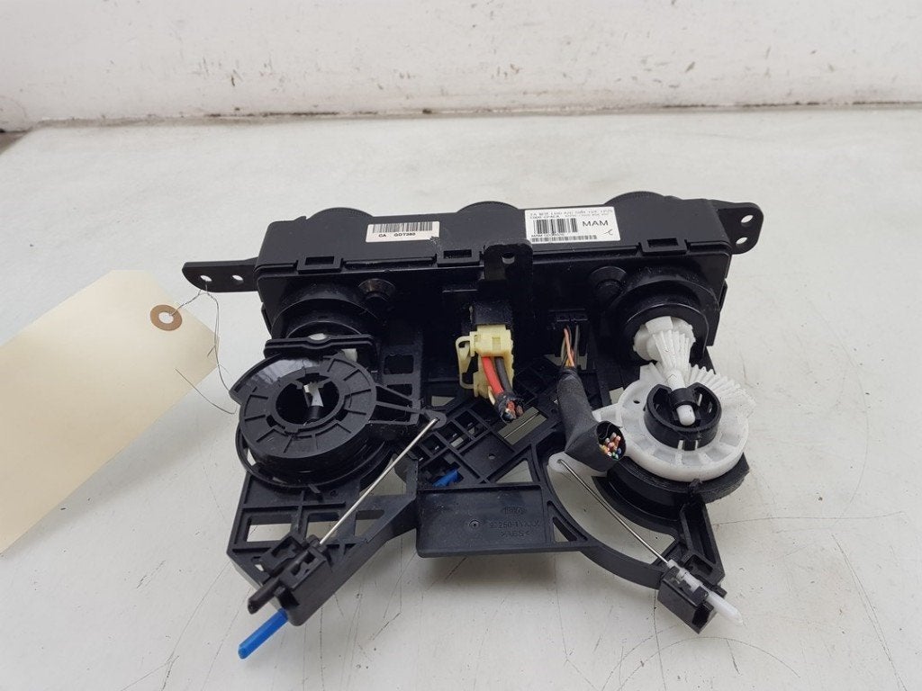 BEDIENINGSPANEEL VERWARMING Kia Picanto (TA), Info@kia.de, Theodor-Heuss-Allee 11
60486  Frankfurt am Main, DE, Kia Deutschland GmbH