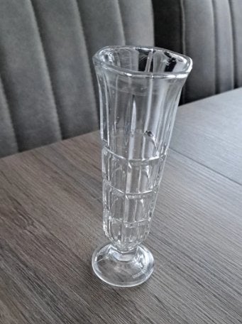 Borgonovo klein vaasje - vintage, Huis en Inrichting, Woonaccessoires | Vazen, Op voet, Transparant, 15 cm, Ophalen of Verzenden