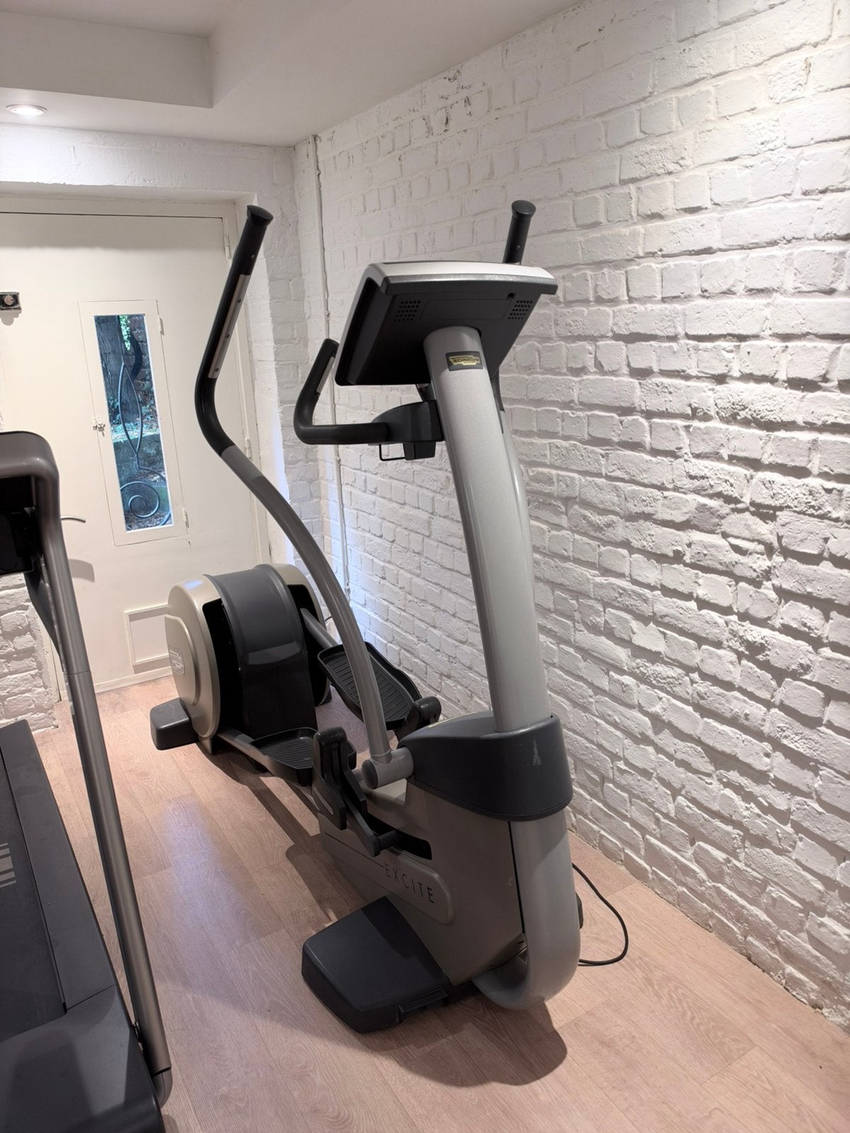 Technogym synchro excite 700, Sports & Fitness, Enlèvement, Comme neuf, Bras, Appareil step