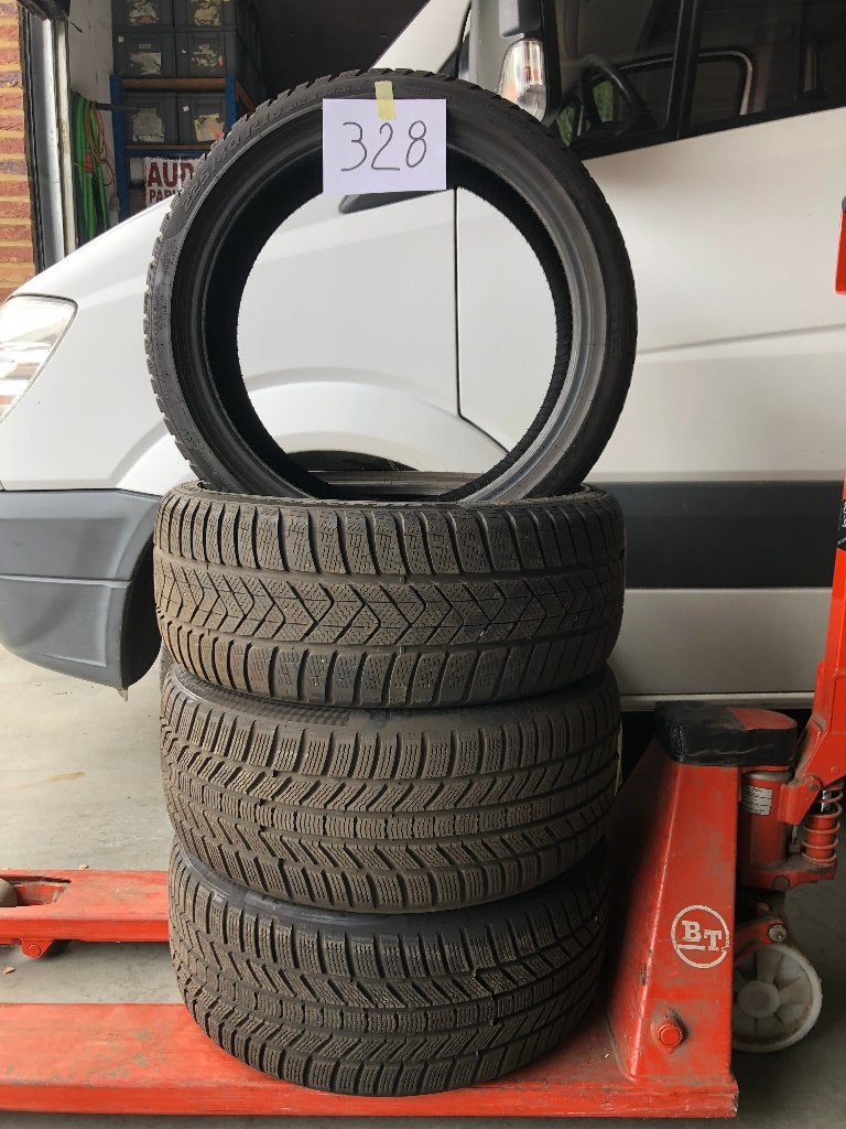 PNEUS 225-40-18' Hiver, Enlèvement, Utilisé