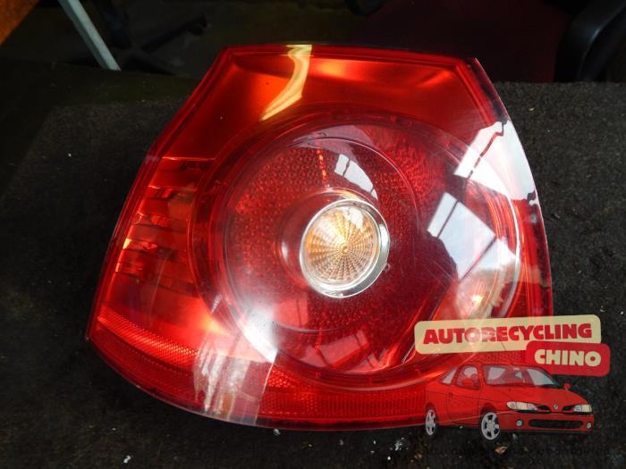 Achterlicht links van een Volkswagen Golf, Gebruikt, -, Volkswagen, -