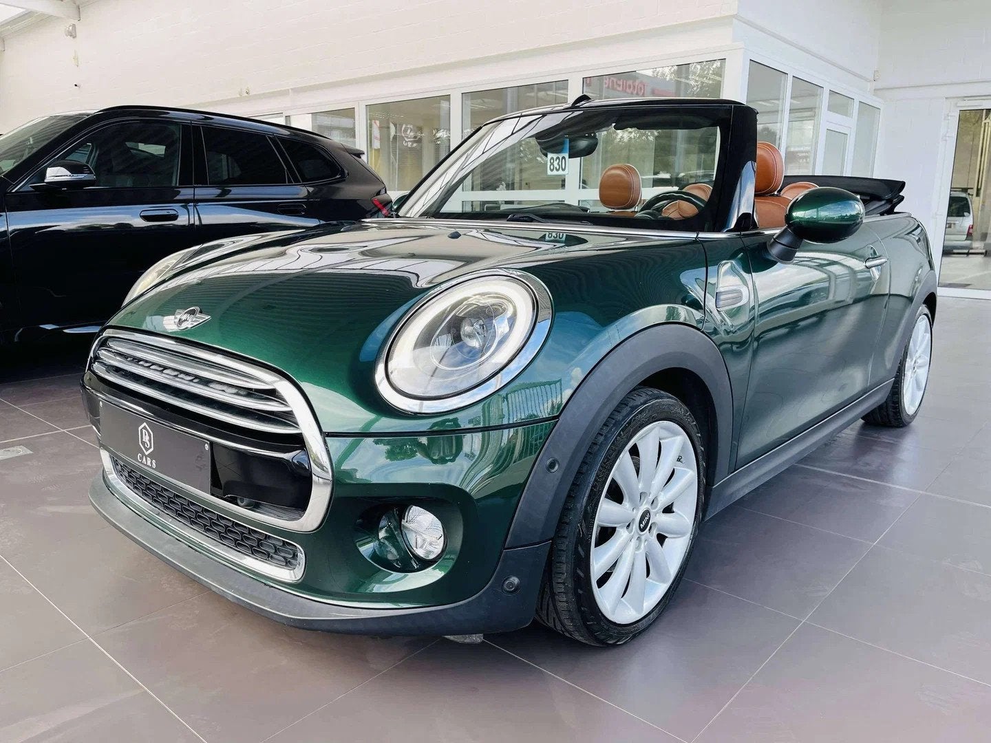 MINI Cabrio Cooper 1.5iA * GARANTIE + LED + CUIR + GPS *, 4 zetels, Gebruikt, Euro 6, Cabriolet