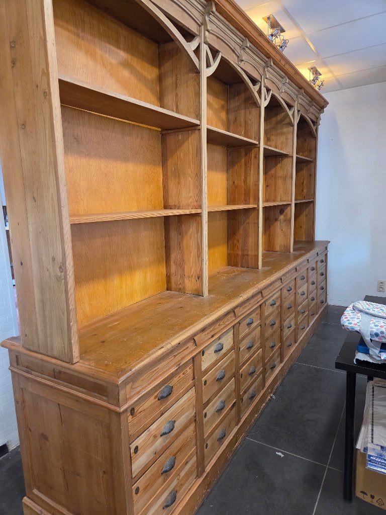 Antieke apothekerskast, Enlèvement