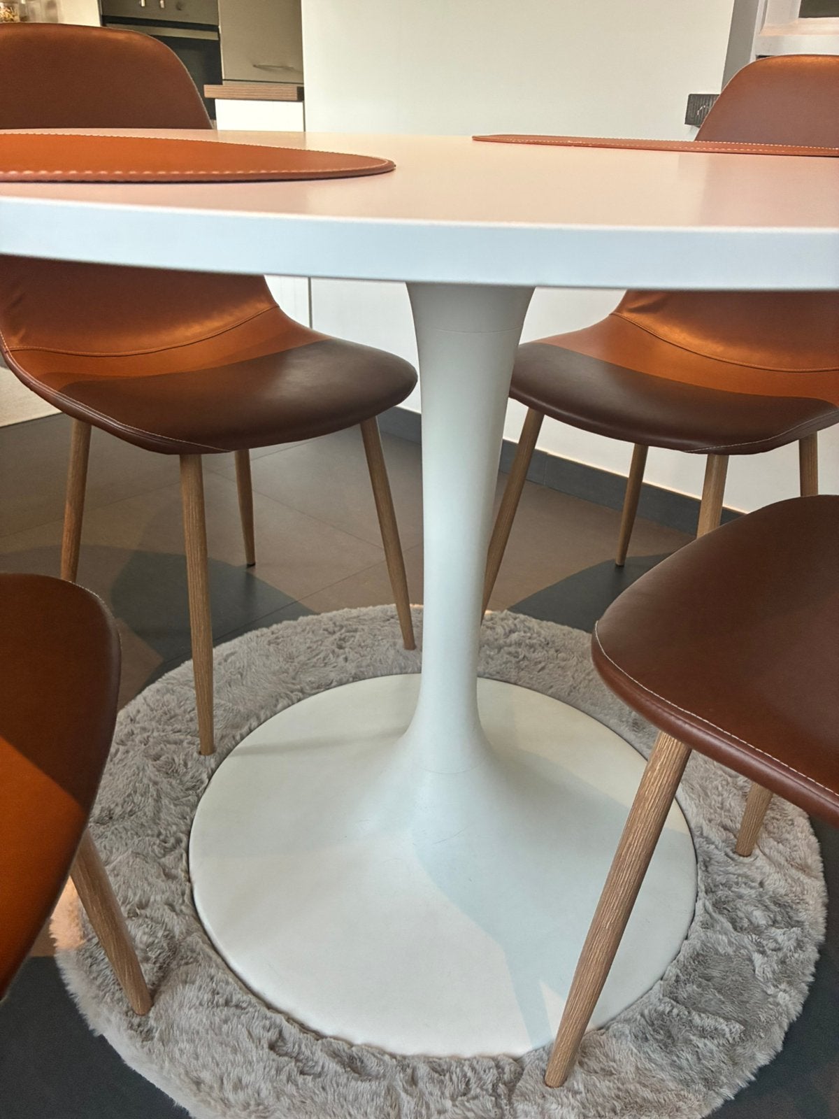 Ronde keukentafel en stoelen ( ikea), Ophalen, Zo goed als nieuw