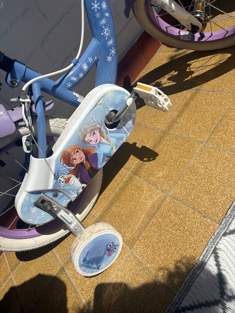 Vélo reine des neiges, Enfants & Bébés, Enlèvement, Comme neuf