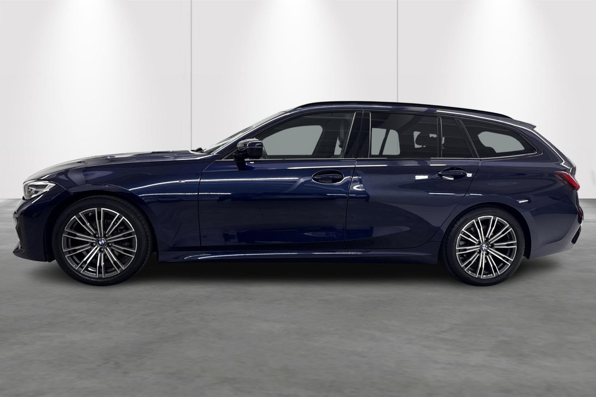 BMW 3 Reeks Touring 318i (115 kW), Auto's, Automaat, Gebruikt, Zwart, 4 cilinders