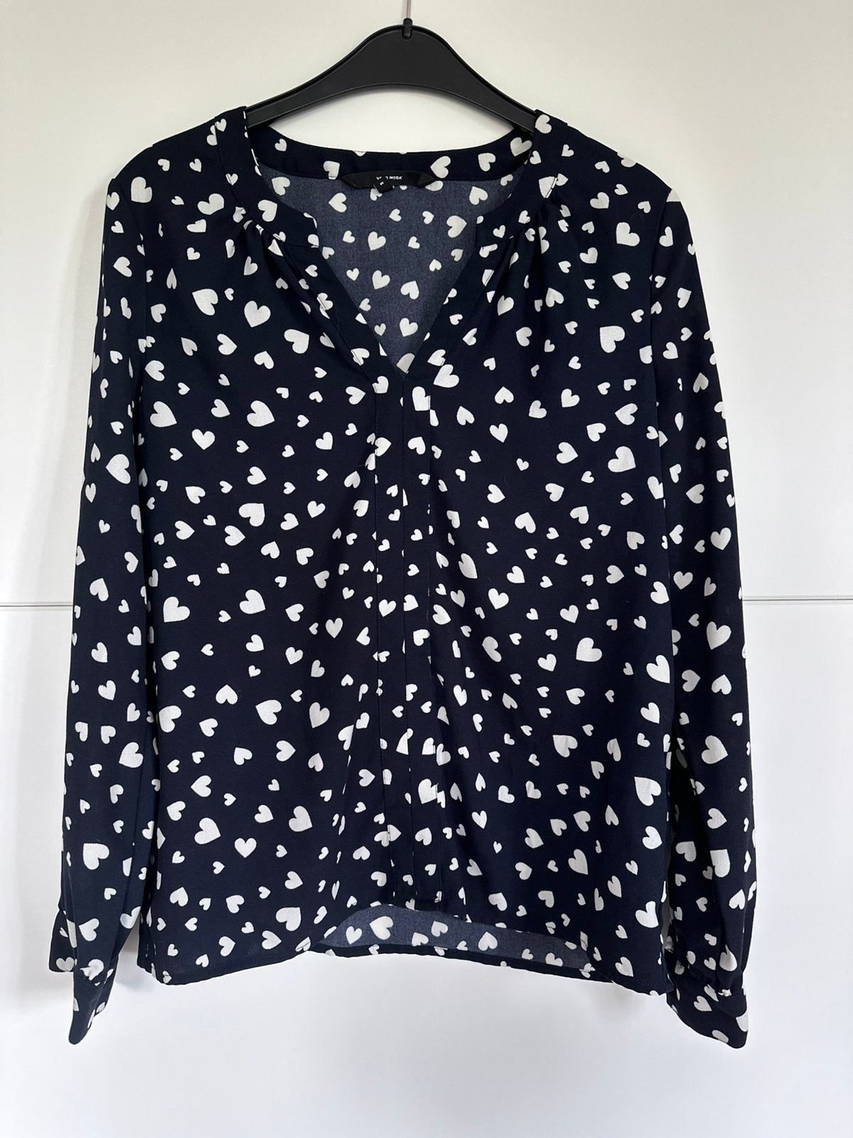Vero Moda blouse met hartjesprint – maat M, Kleding | Dames, Blouses en Tunieken, Ophalen of Verzenden, Gedragen, Maat 38/40 (M)