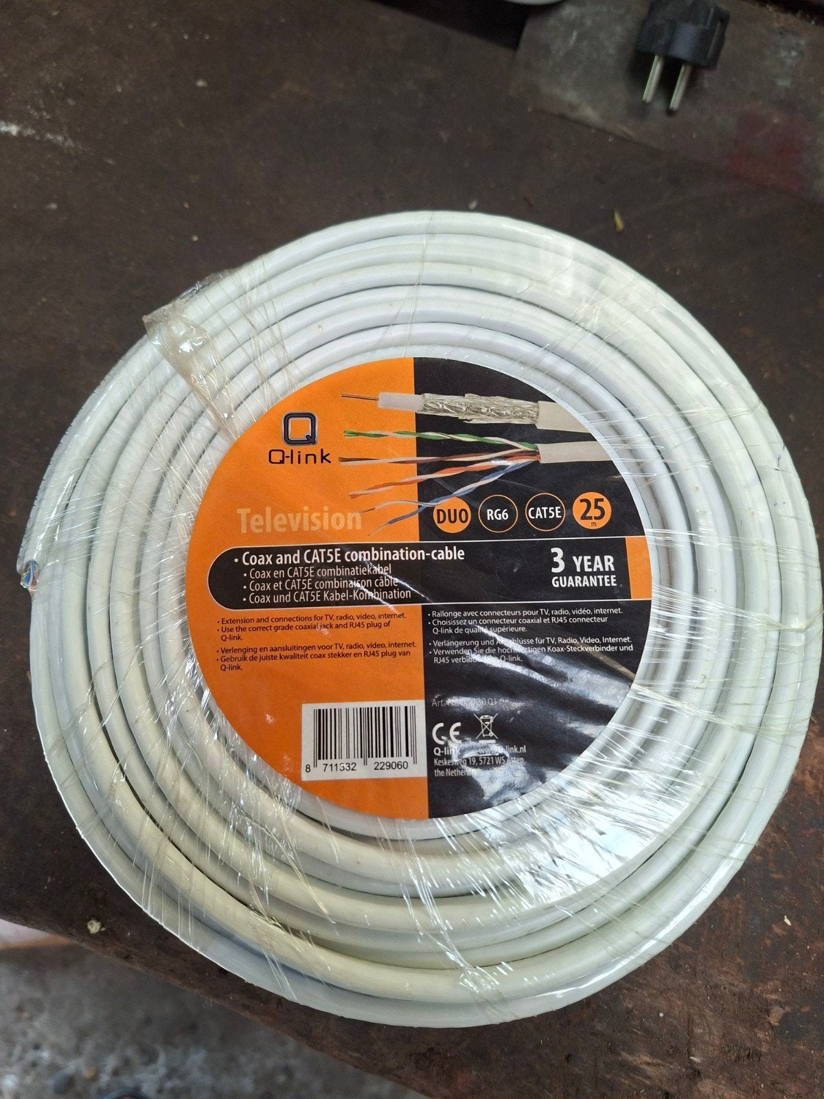 Qlink cat5e en coax combikabel, Computers en Software, Pc- en Netwerkkabels, Ophalen