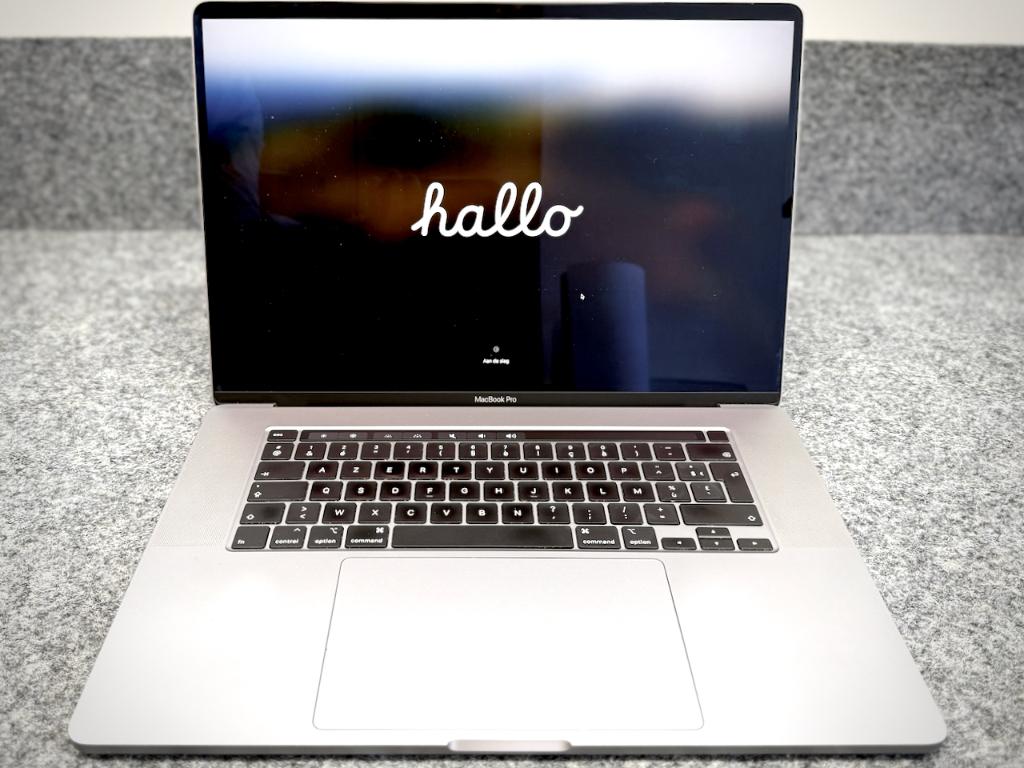 MacBook Pro 2019 16 inch 1TB 16G Touch Bar goede staat, 1 TB of meer, Gebruikt, 2 tot 3 Ghz, Ophalen of Verzenden