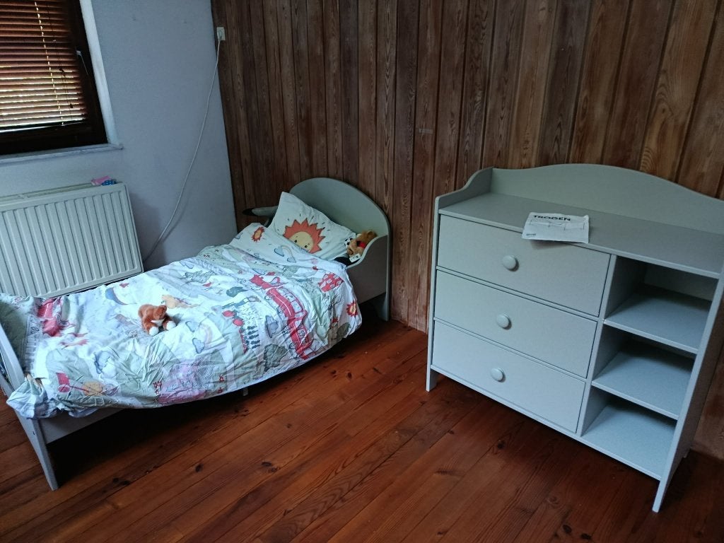 IKEA TROGEN uitschuifbaar bed + dressoir, Gebruikt, 70 tot 85 cm, 180 cm of meer, Ophalen