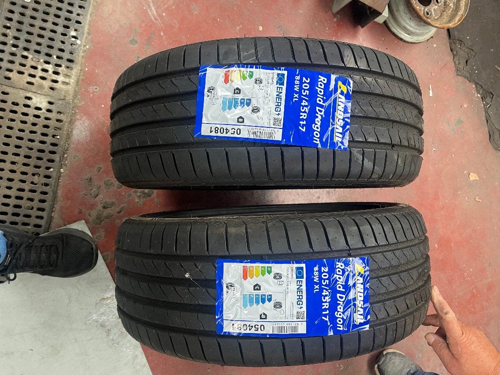 NIEUWE AUTOBANDEN 205/45R17, Ophalen, Nieuw, 17 inch, 205 mm