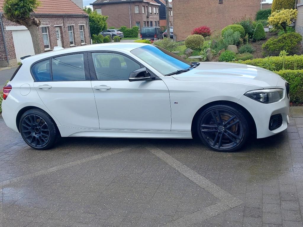 BMW 118i te koop, Auto's, Zwart, Wit, 5 deurs, Particulier