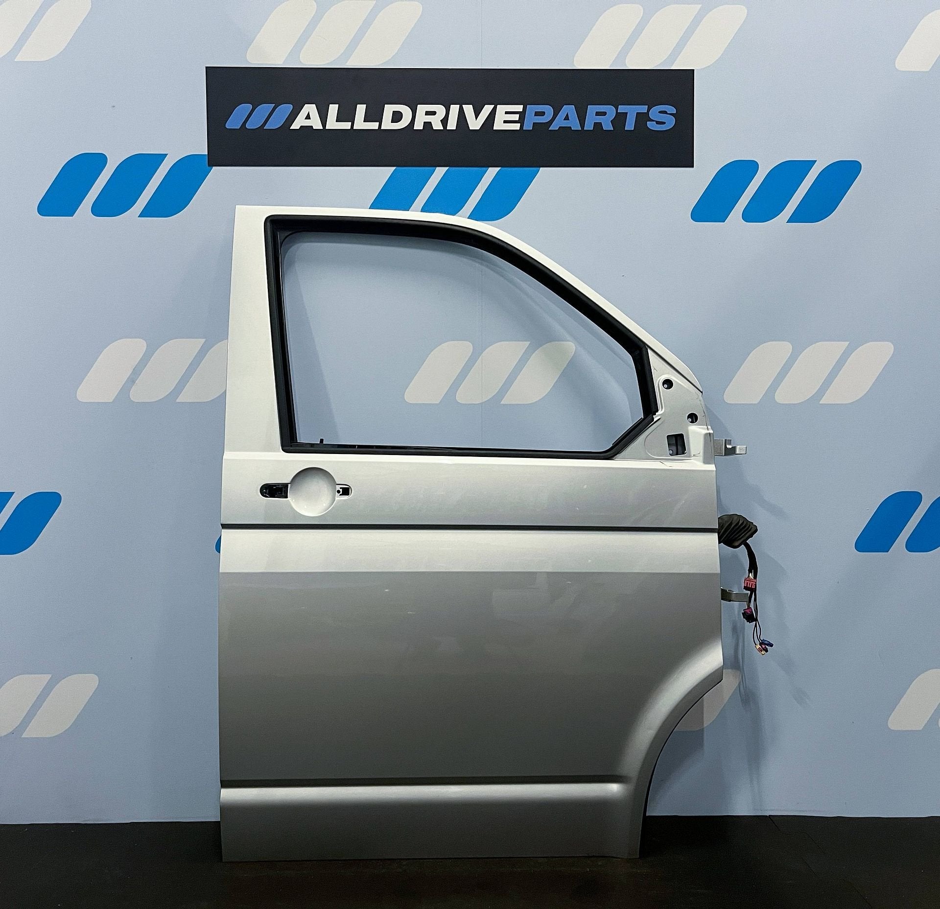 Voorportier rechts Volkswagen T6 Zilvergrijs LA7W 7LA831056, -, Utilisé, Porte, Avant
