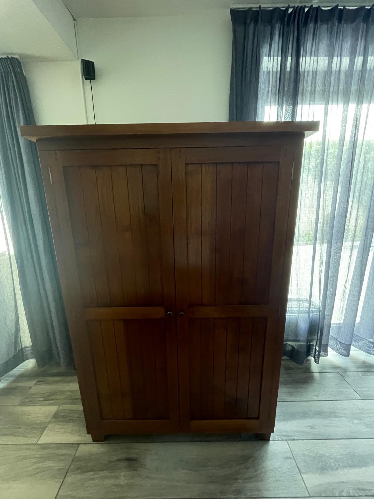 Kast in tropisch hardhout, Ophalen, Gebruikt, 70 tot 120 cm, 40 tot 80 cm