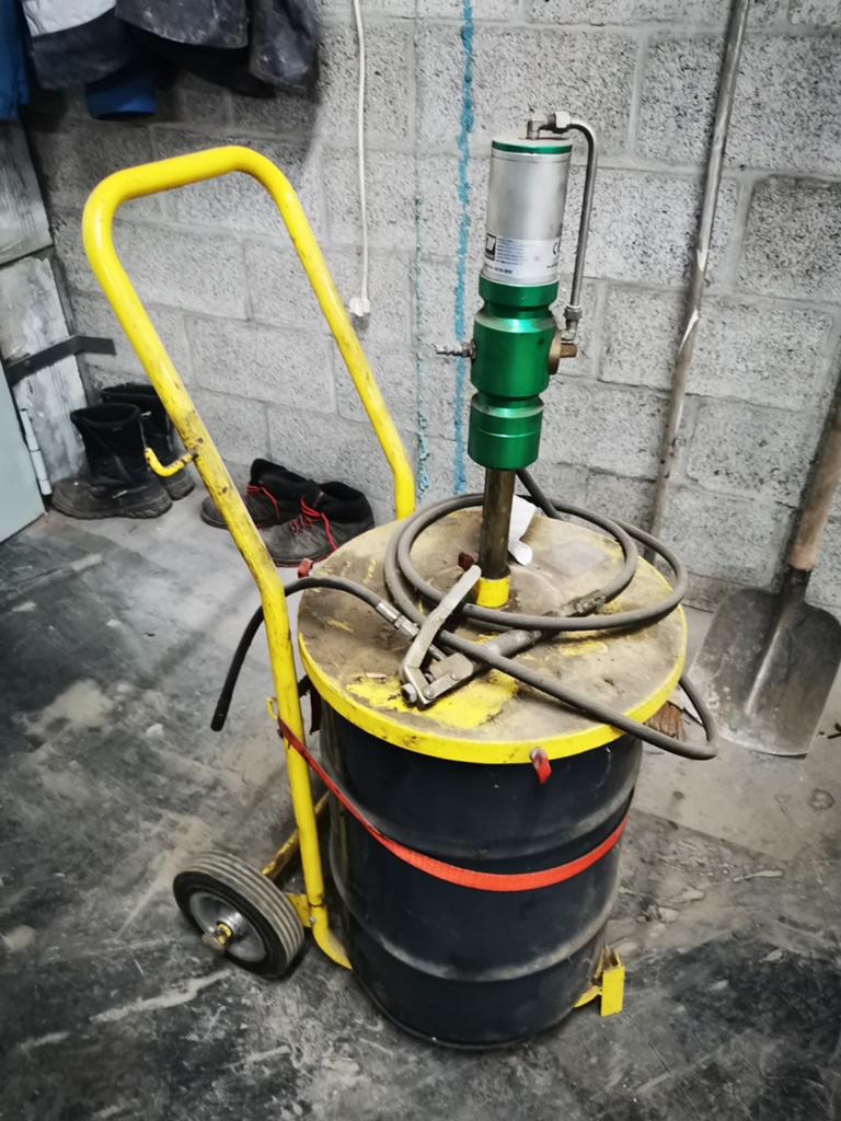 MECLUBE pneumatische vetsmeerpomp + 60L vetvat Extralith EP2, Doe-het-zelf en Bouw, Gereedschap | Machine-onderdelen en Toebehoren