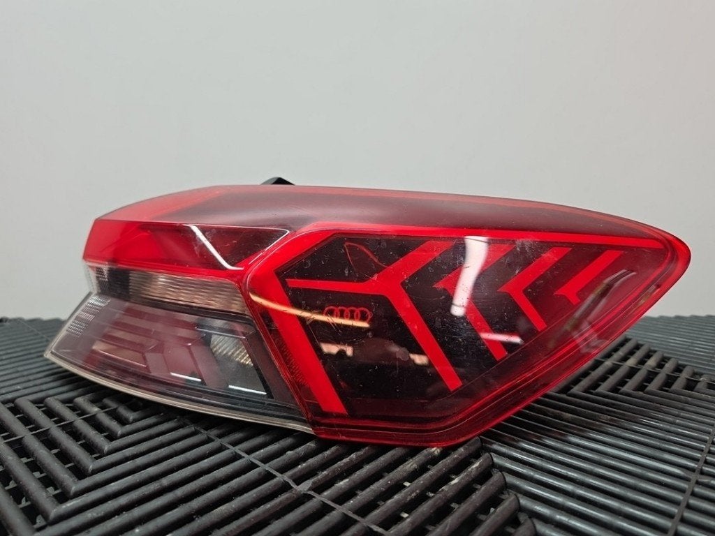 ACHTERLICHT RECHTS Audi Q4 (F4B) (01-2021/-) (|89A945070|), Gebruikt, Valeo, Audi, 100, rue de Courcelles
75017  Paris, FR